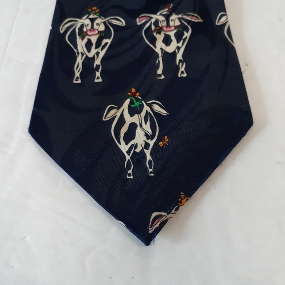 A Rodgers Milch Cow Textured Mens Necktie - Picture 2 of 8